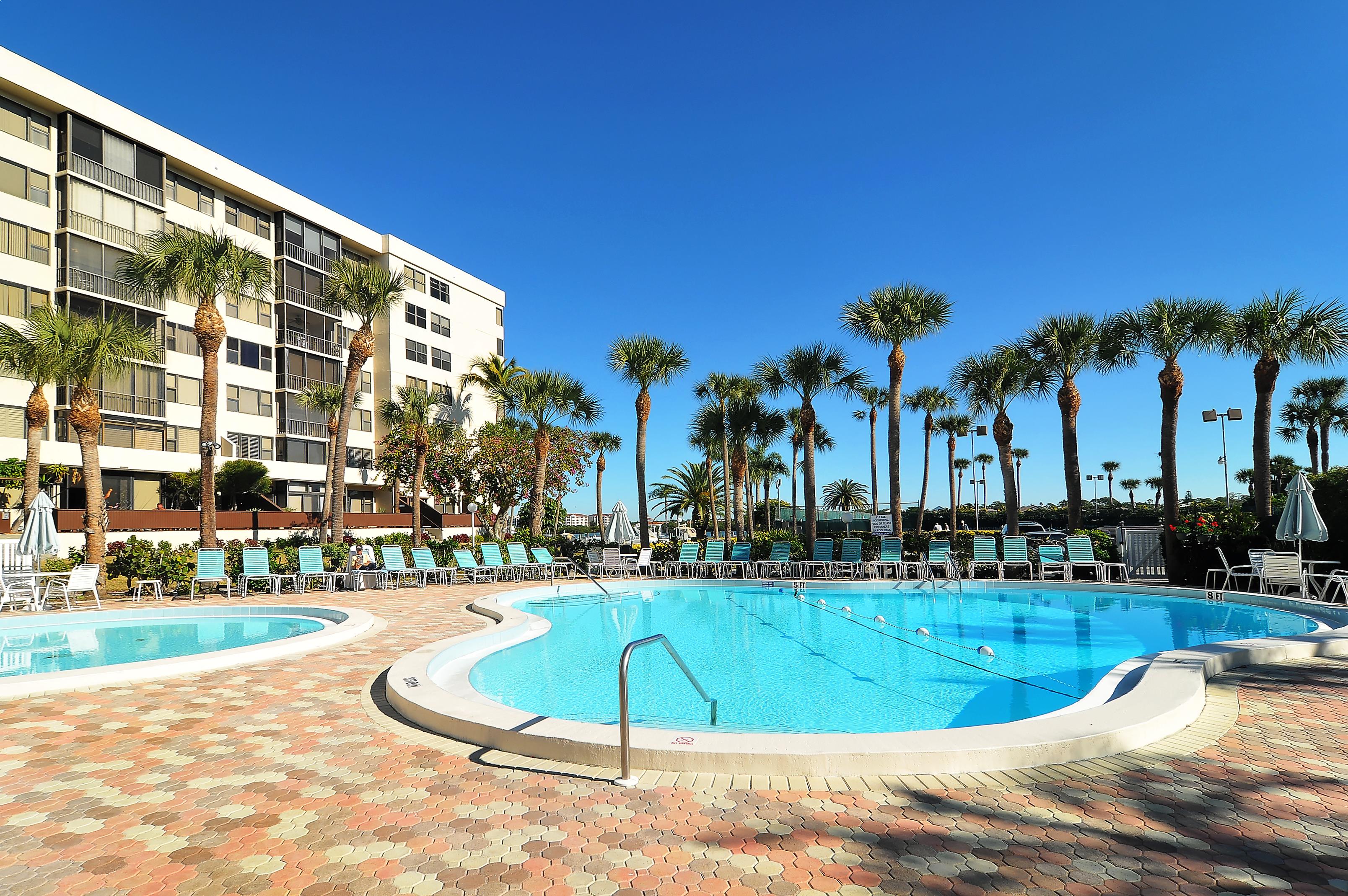 harbor towers yacht club siesta key