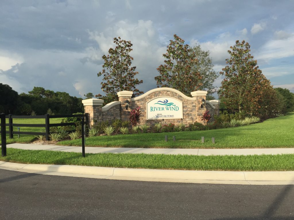 River Wind in Bradenton Entrance Sign