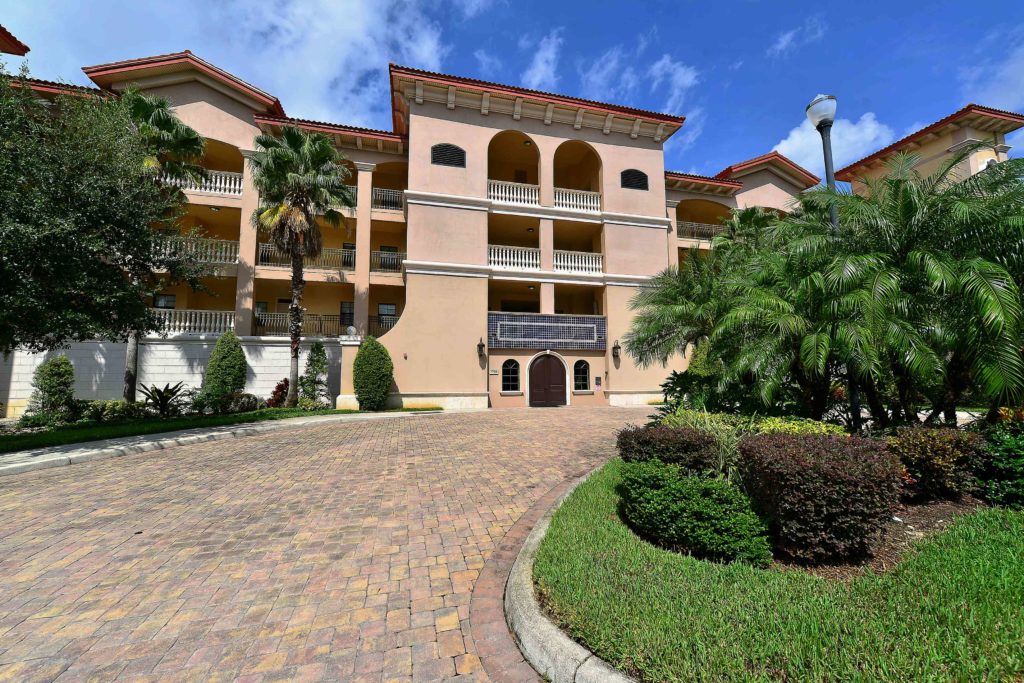 Lake Vista in Lakewood Ranch Condos for Sale