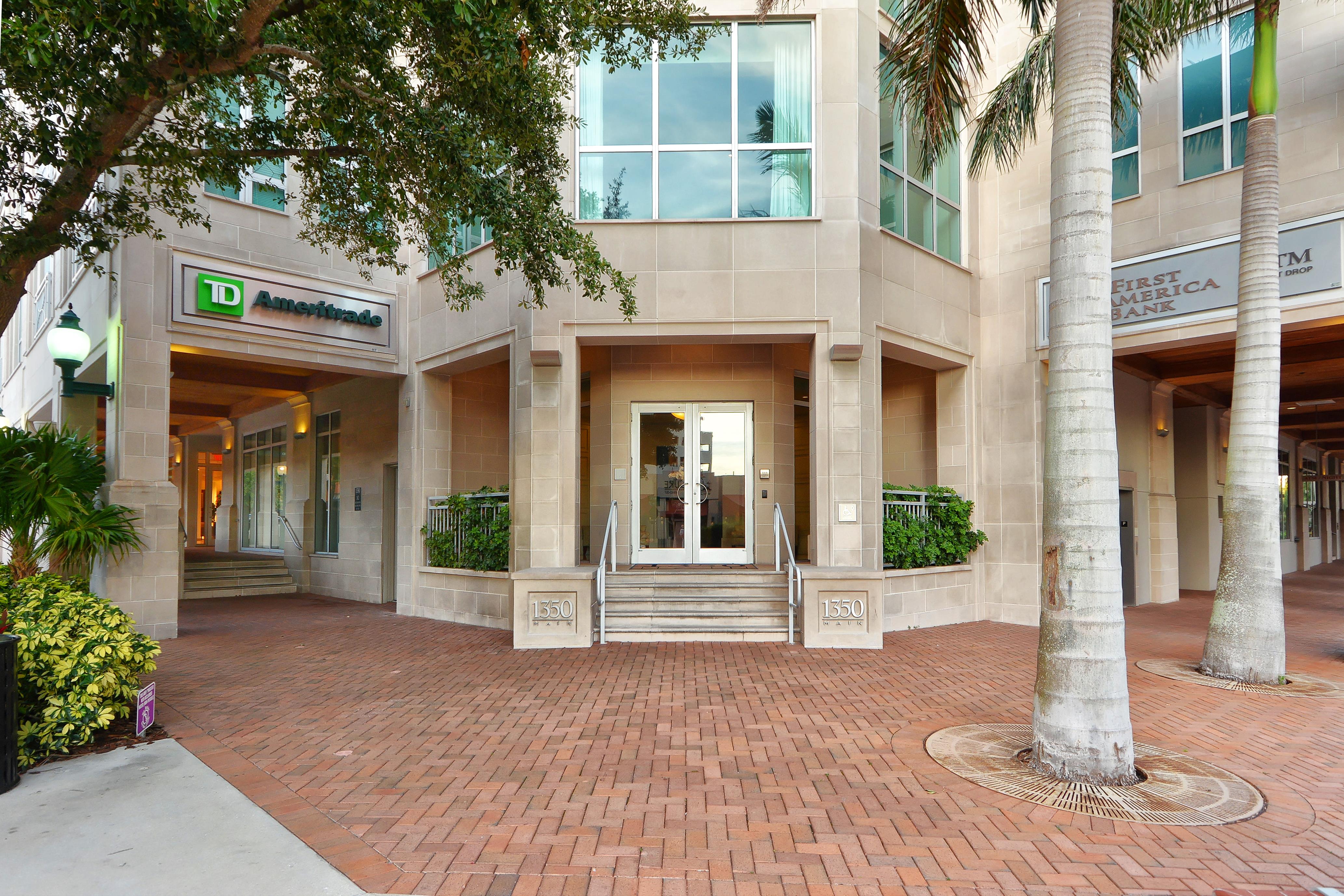 1350 Main In Sarasota Downtown Condos For Sale At 1350 Main Street